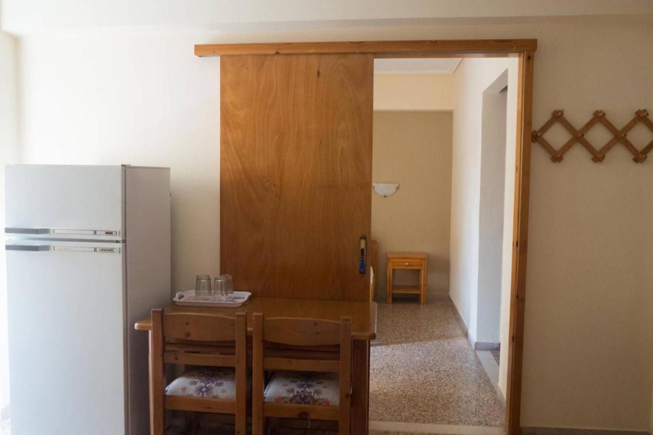 Kochili Apartments Néos Pírgos Buitenkant foto