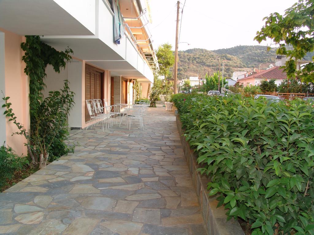 Kochili Apartments Néos Pírgos Buitenkant foto